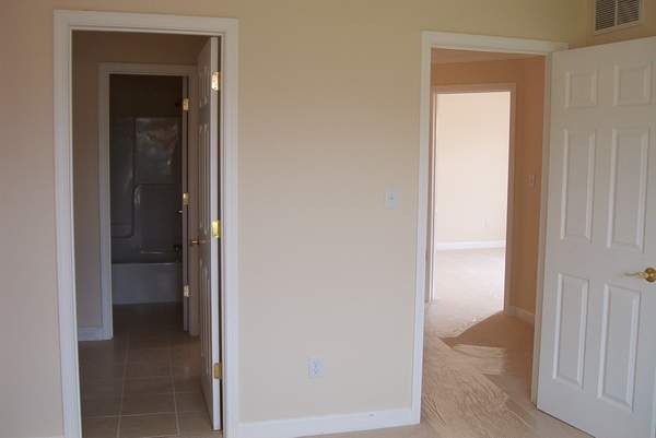 5th Bedroom looking into Full Bath