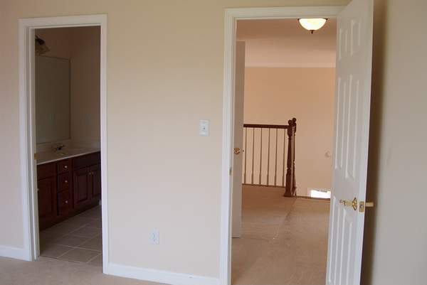 5th Bedroom looking into Full Bath